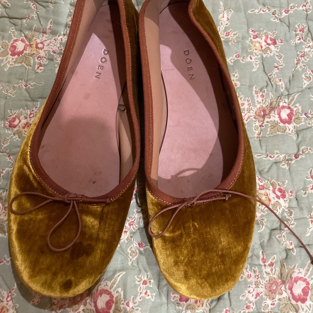 DOEN gold velvet ballet flat 38
